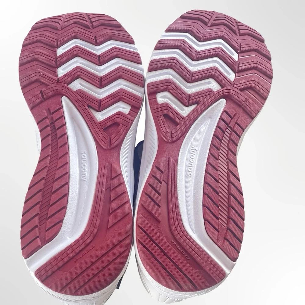 Saucony White Athletic Shoes in size 10 - Picture 5 of 5